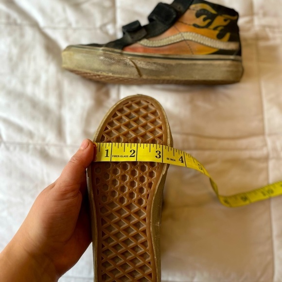 🔥Vans Kids Shoes with Orange and Yellow Flame Design - Picture 13 of 14